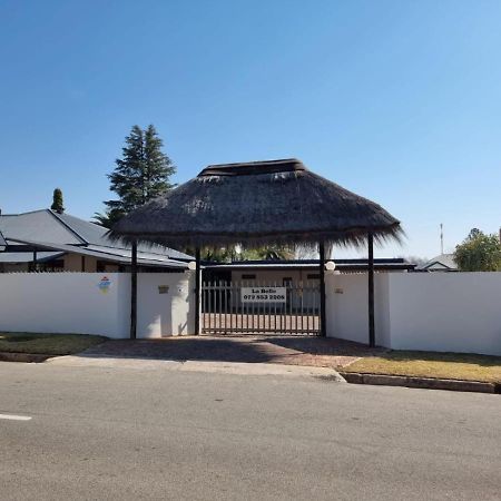 La Belle Guesthouse Parys Exteriér fotografie