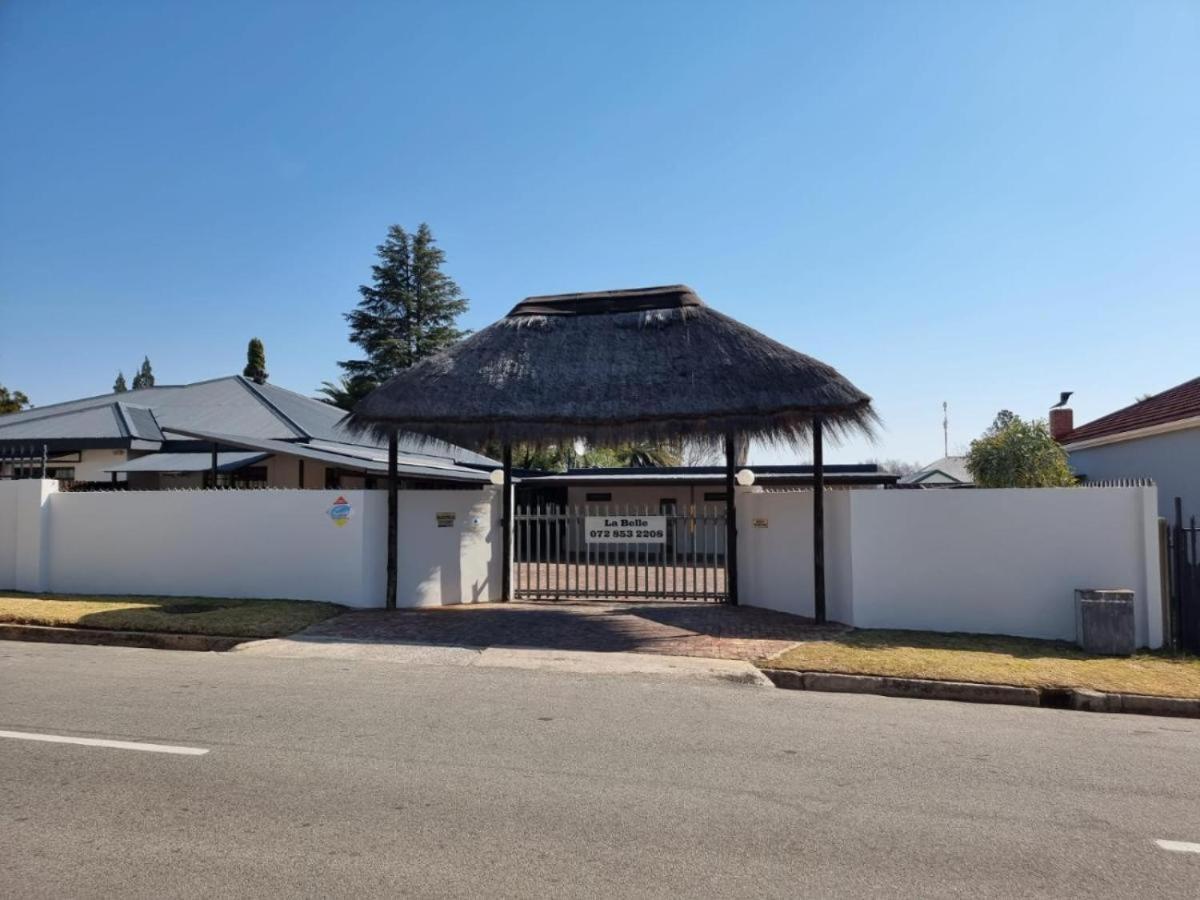 La Belle Guesthouse Parys Exteriér fotografie